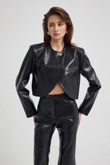 Укороченный жакет из экокожи
