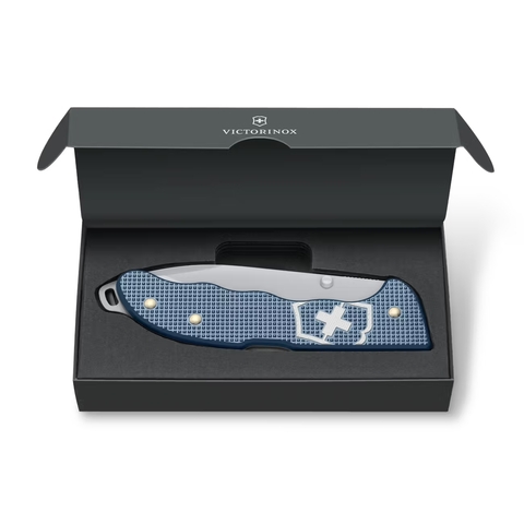 Нож Victorinox Evoke Alox LE 2026, Glacial Blue (0.9415.L26)