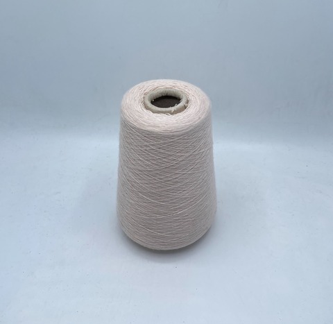 Бобинная пряжа (пр.Италия),1500м/100гр, 80%шерсть, 20%полиамид, цвет- Бледно-персиковый, арт.31603