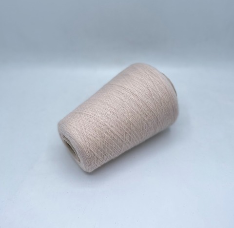 Бобинная пряжа (пр.Италия),1500м/100гр, 80%шерсть, 20%полиамид, цвет- Бледно-персиковый, арт.31603