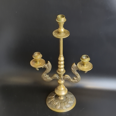 Канделябр подсвечник на 3 свечи. Старинный. Высота 35 см. Бронза