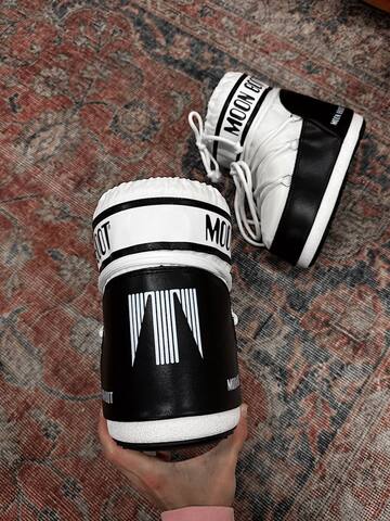 MOON BOOT