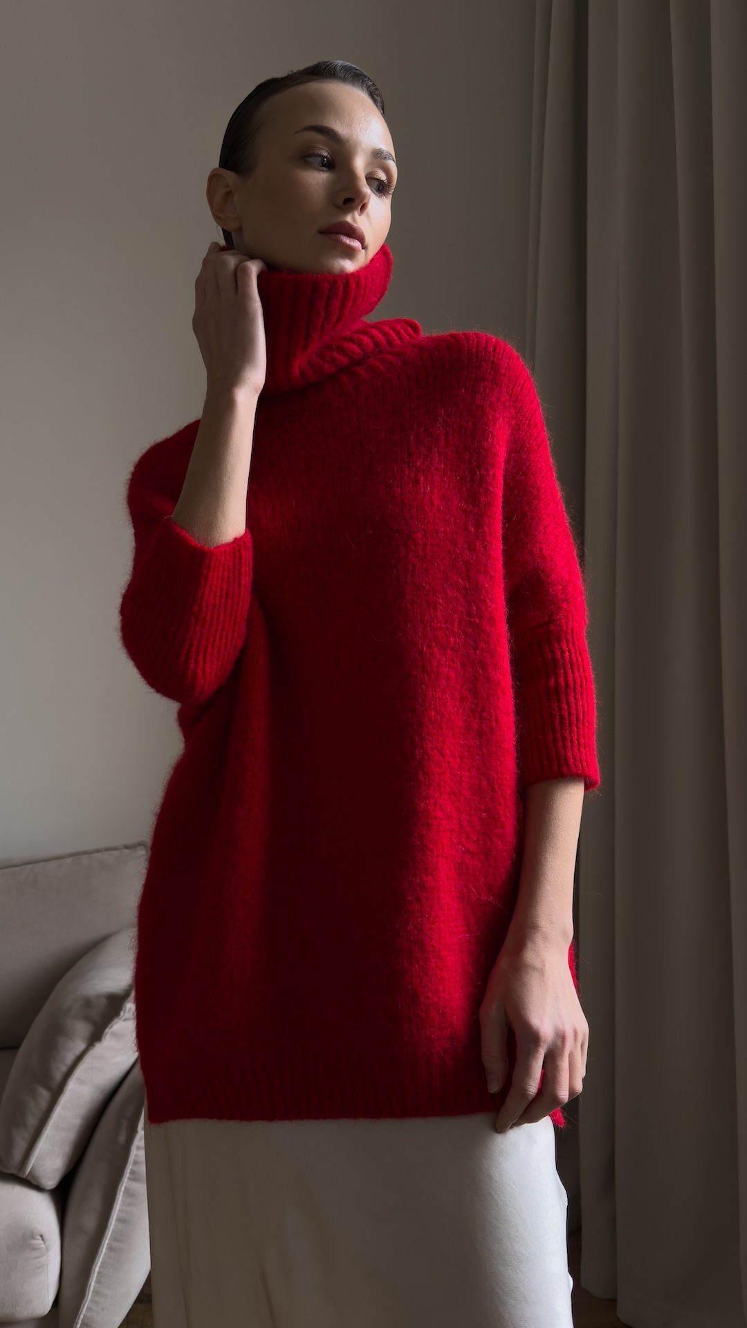 Свитер с коротким рукавом и высоким горлом