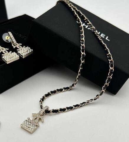 Серьги CHANEL