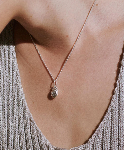 Колье Iconic heart silver medium