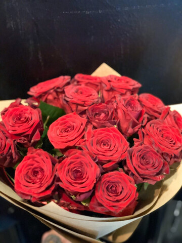 Бархатная роза Ред Наоми