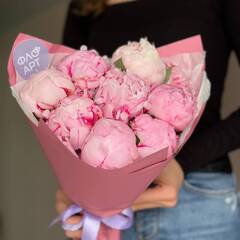 9 Пионов Сара Бернар