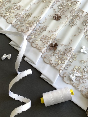 Вышивка на сетке молочная 21 см