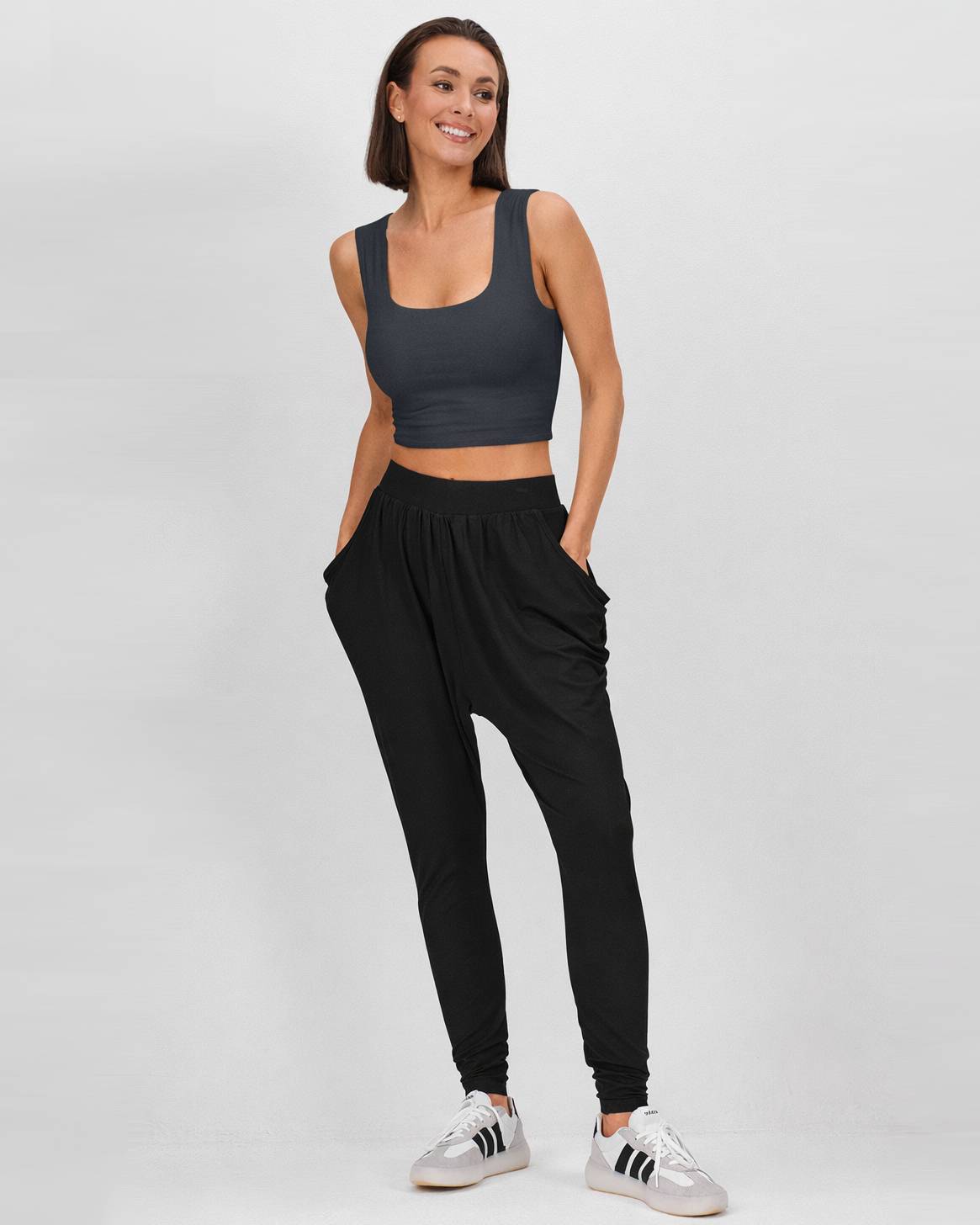 темно-серый