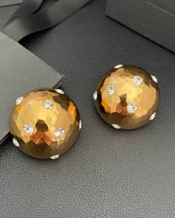 krupnye-sergi-klipsy-kruglye-iz-latuni-ysl