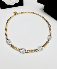 Колье чокер с логотипами CHANEL шампань