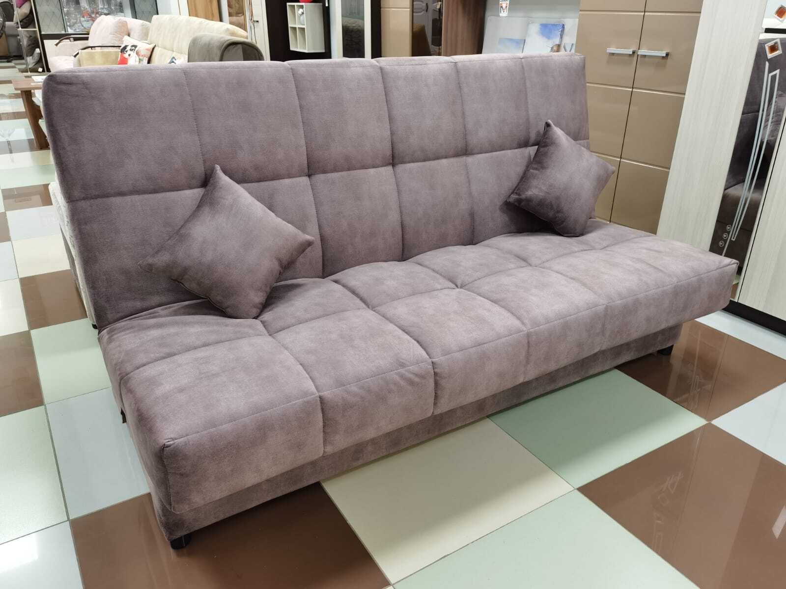 Подлокотники дивана – функциональный и декоративный элемент
