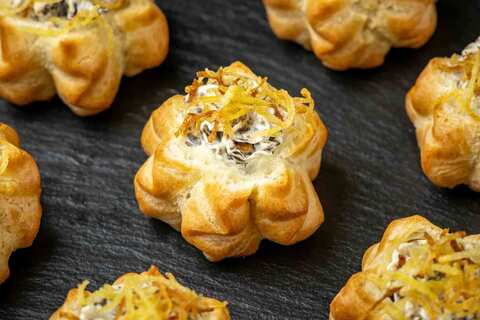 Профитроли с грибным муссом, 10 шт.