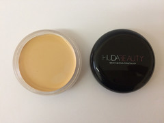 Жирный консилер HUDA BEAUTY MOISTURIZING CONCEALER , 30g.