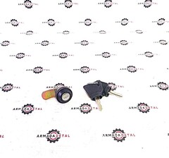 Замок решетки радиатора (с ключами, изогнутый) | 333/C3140 | Аналог