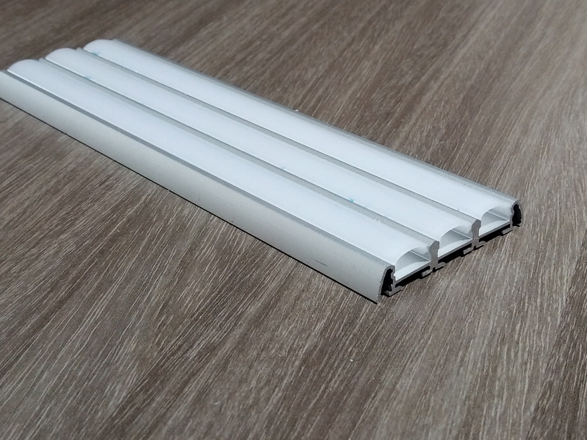 Накладной алюминиевый профиль для светодиодной ленты