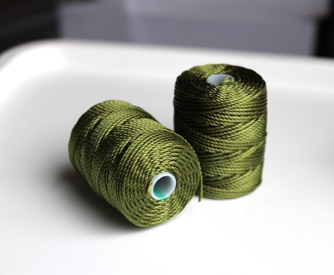 Нитки C-Lon cord tex 400 (0,9мм) Olivine
