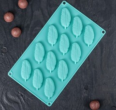 Форма силиконовая "Перо", 12 ячеек