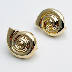 Ювелирные швензы Аммонит с позолотой, размер 16*12 мм, цена за пару