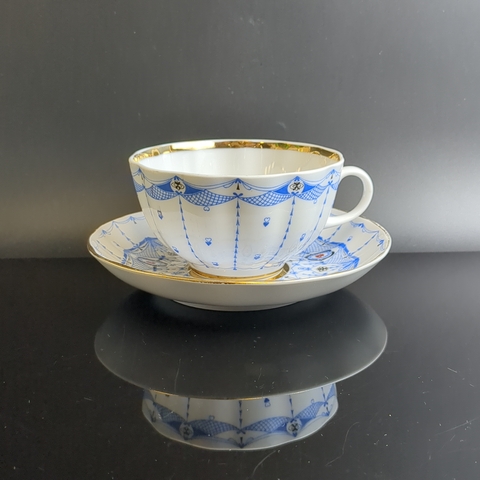 Чайная пара фарфоровая "Паутинка", форма "Тюльпан", автор рисунка Н.Л. Петрова, деколь, золочение, винтаж СССР 1970-1991 гг