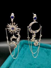 AE9018 - Серьги длинные ассиметричные из серебра с фианитами