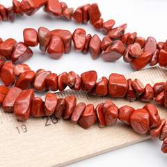 Яшма красная крошка бусины, размер 3-7 мм, цена за нить 38 см