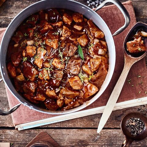 Говядина по-бургундски(Boeuf bourguignon)