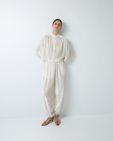 Комплект: блуза и брюки из шелкового бархата молочный