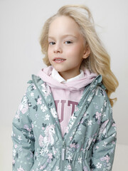 куртка  для девочки  ВК 32142/н/14 УЗГ