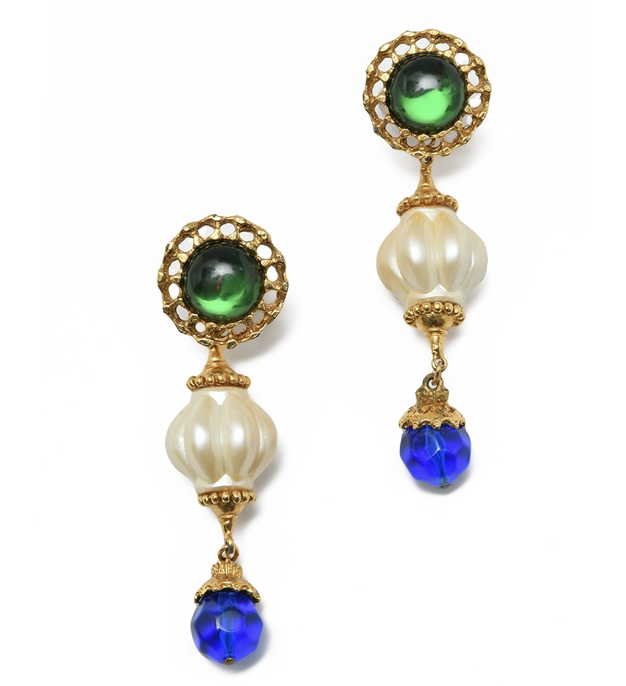 Клипсы с кабошонами и подвесами