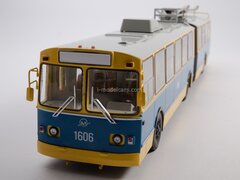 Trolleybus ZIU-10 articulated yellow-blue Soviet Bus (SOVA) 1:43