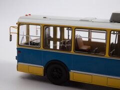 Trolleybus ZIU-10 articulated yellow-blue Soviet Bus (SOVA) 1:43