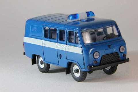 UAZ-39099 Special Communication Agat Mossar Tantal 1:43