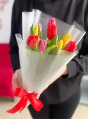 Букет из тюльпанов микс