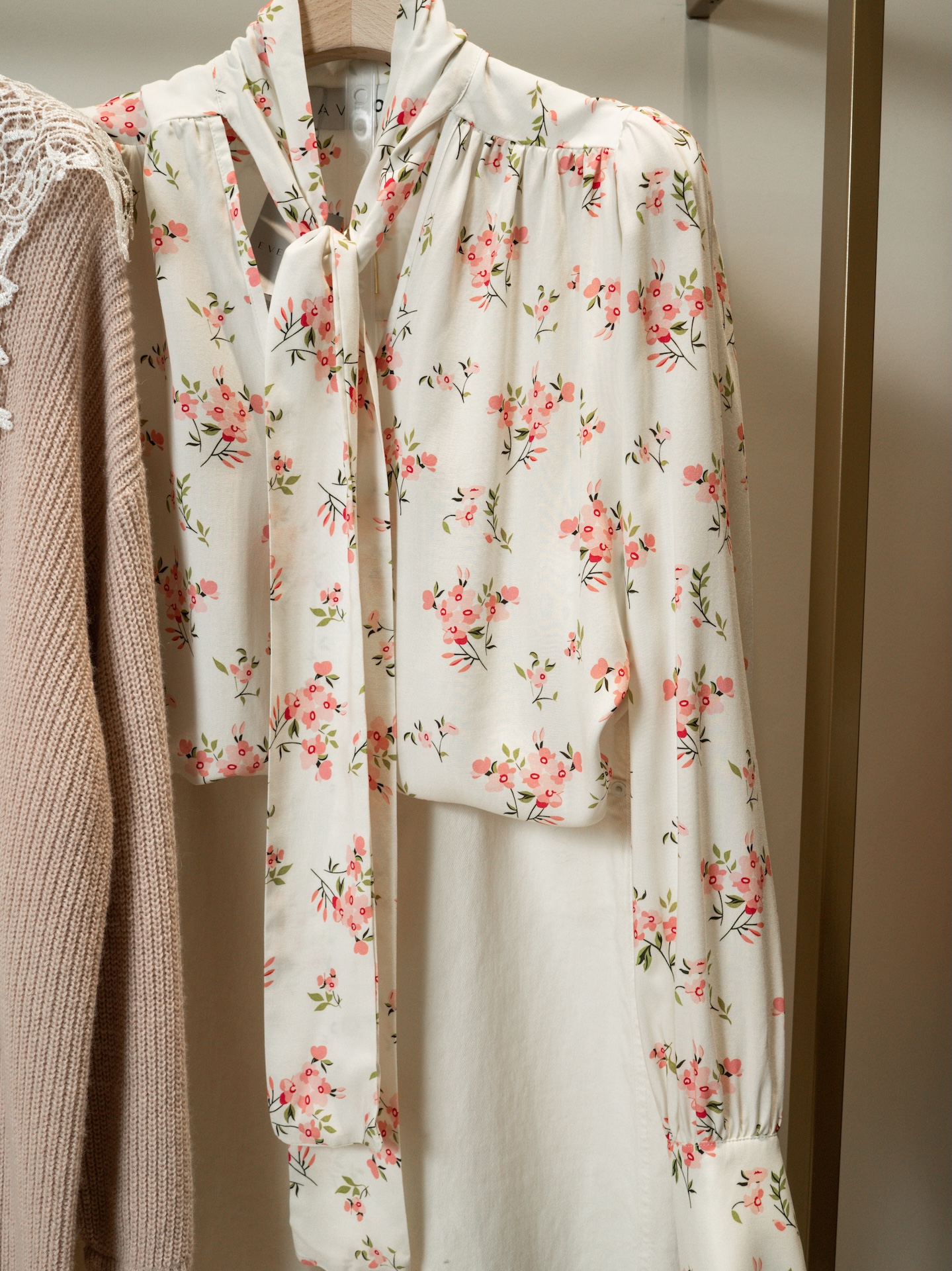 Рубашка с розовыми цветами на веточках PREMIUM QUALITY