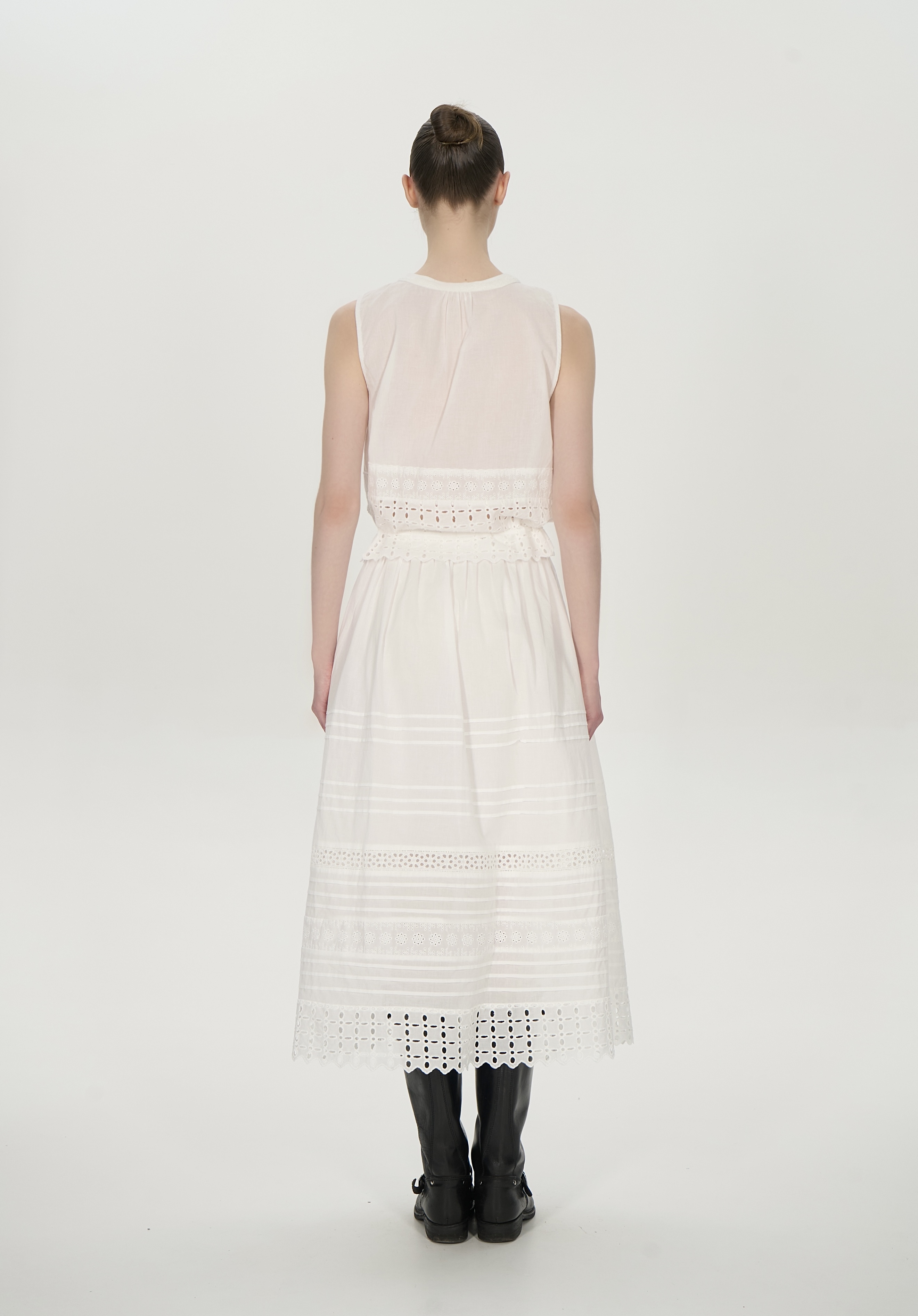 Юбка белая с кружевом