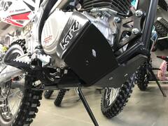 Пластиковая защита KTZ для мотоцикла BSE Z4 (166 FMM)