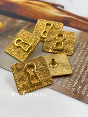 Шляпки под установочные кнопки Скиапар. золотистые квадратные с замочной скважиной