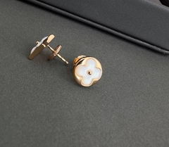 assimetrichnye-sergi-pusety-lv-sun-star-kollekciya-blossom-rose-vgold