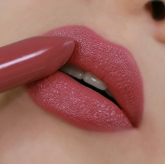 RELOUIS Помада PREMIUM GOLD №353 красный каркаде