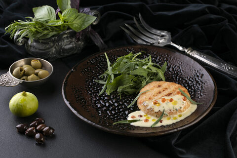 Крабовые котлеты в чесночно-сливочном соусе