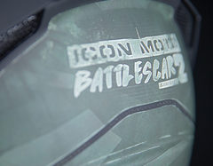 Шлем ICON Airflite Battlescar 2, зеленый