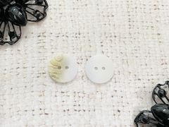 Пуговицы блузочные, d 1,7 см, 2 прокола, молочный