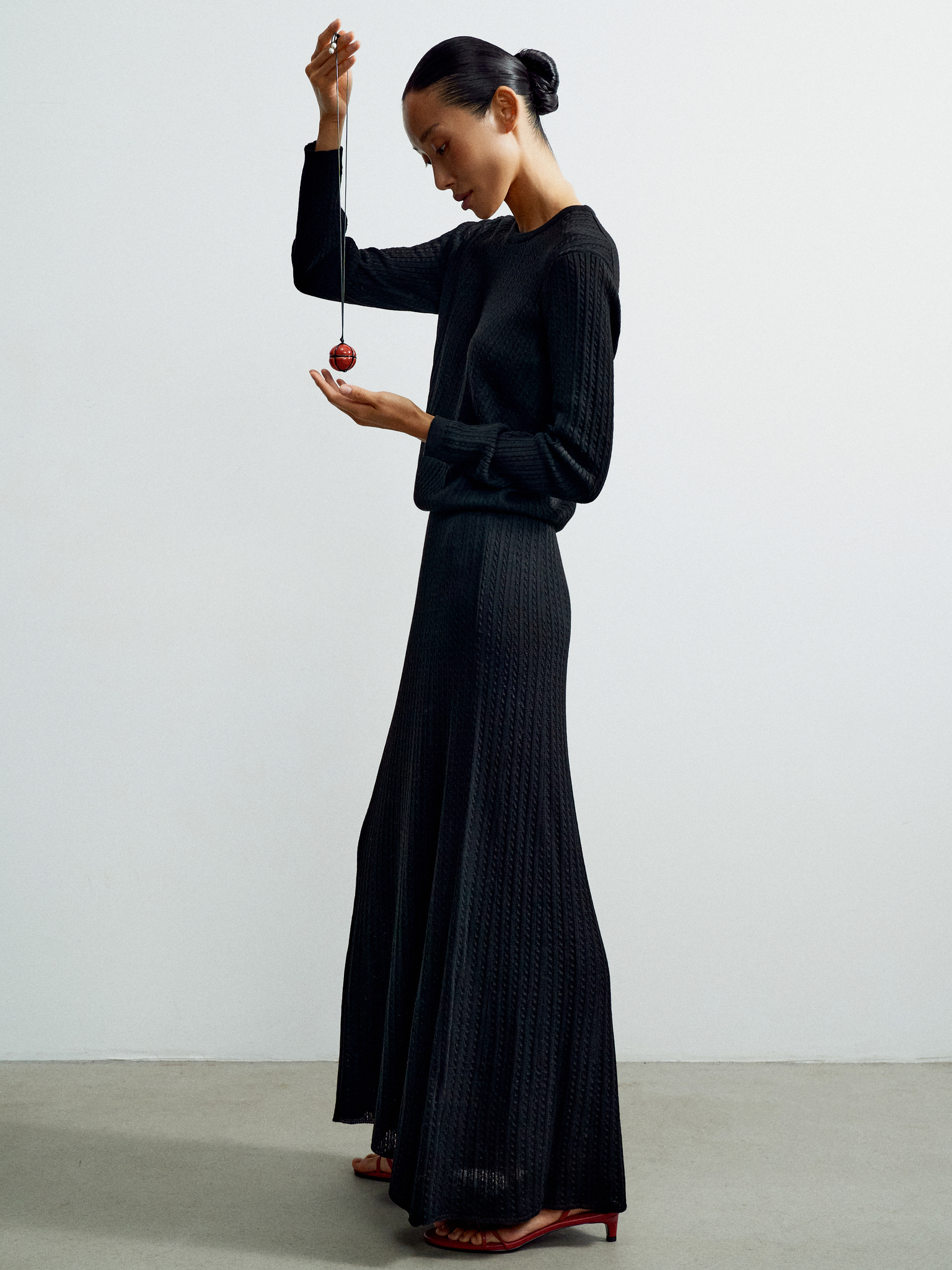 Порно грустая тәте мойынсұнып қарады