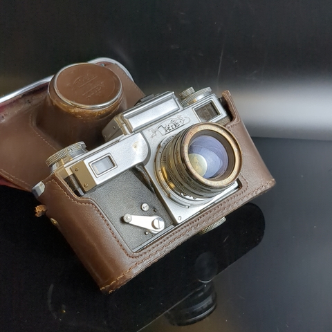 №19 Фотоаппарат "Киев 4" с объективом "Юпитер 8-М" в оригинальном футляре, металл, Киевский завод "Арсенал", СССР, 1957-1979 гг.