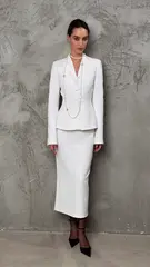 Жакет с воротником и баской