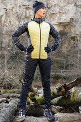 Премиальный костюм для лыж и зимнего бега Nordski Hybrid Hood Black/Yellow женский