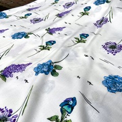 вискоза белая с синими и сиреневыми цветами фото