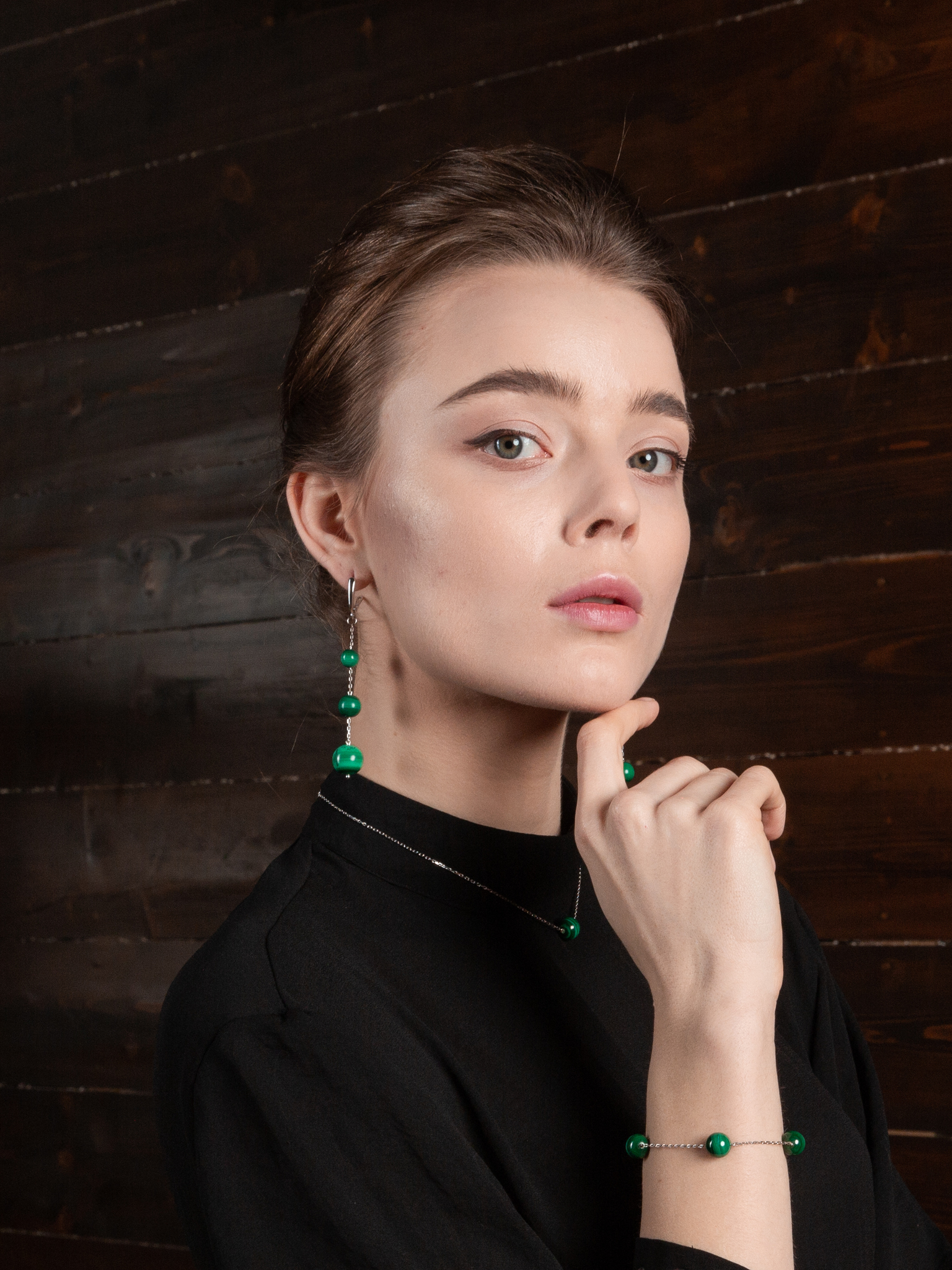 Серебряный браслет из малахита