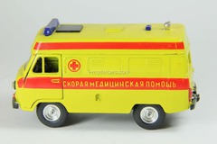 UAZ-3962 Ambulance (early edition) Agat Mossar Tantal 1:43